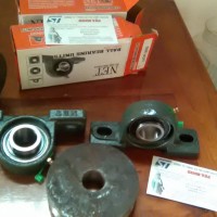 BÁNH XE SẮT RAY V CỬA LÙA ( KHONG BẠC ĐAN )+ BẠC ĐẠN NÂNG CỬA