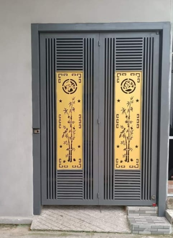 Mẫu 1: Mẫu cổng sắt CNC 2 cánh cho nhà phố