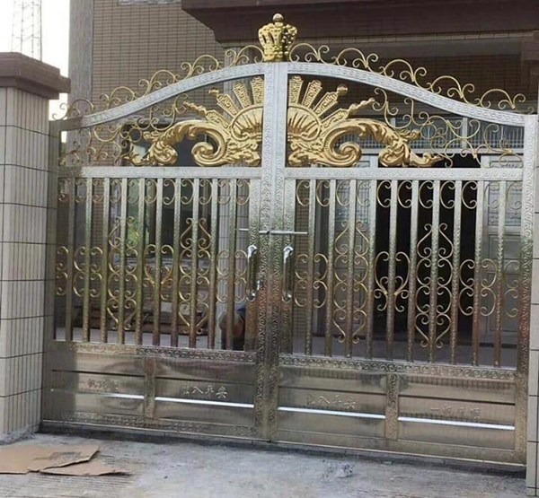 Mẫu 10: Cổng inox thiết kế vuông vắn, đường nét hiện đại