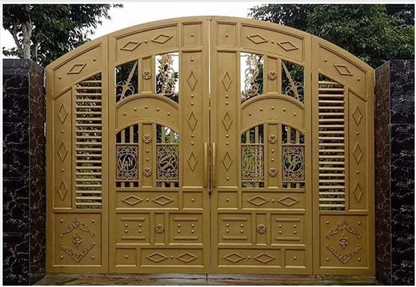 Mẫu 12: Mẫu cổng sắt 4 cánh cao cấp sơn tĩnh điện đẳng cấp