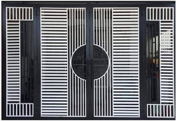 Mẫu 15: Cổng sắt 4 cánh đẹp sang trọng sơn tĩnh điện chống trầy
