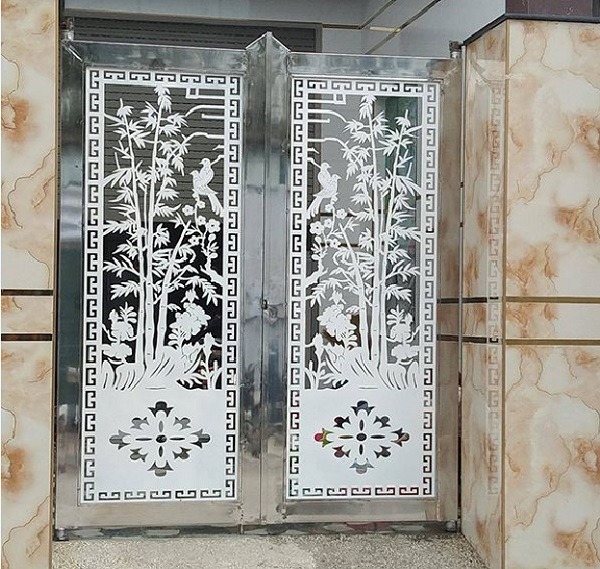 Hình ảnh minh họa: Cửa cổng inox 2 cánh hoa văn