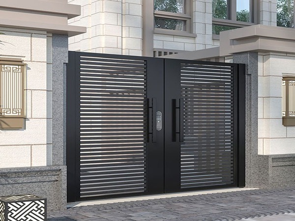 Mẫu 3: Cửa cổng sắt hộp đẹp 2 cánh khung chắc chắn, thiết kế gọn gàng
