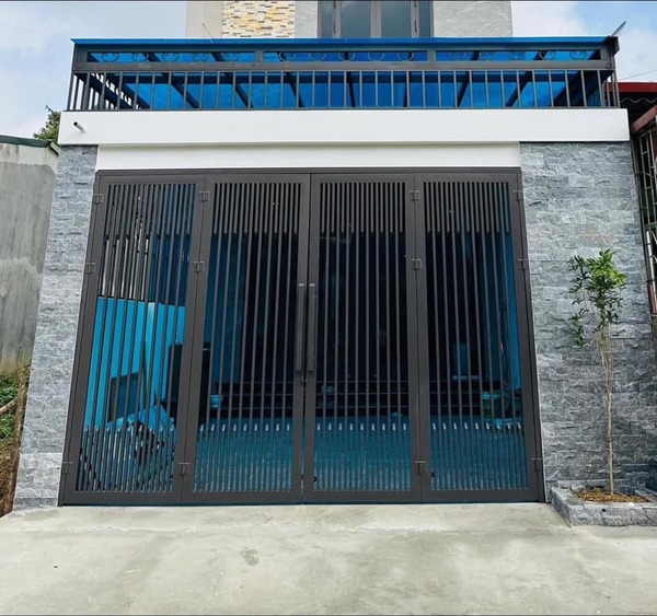 Mẫu 4: Mẫu cửa cổng bằng sắt được ưa chuộng nhất hiện nay