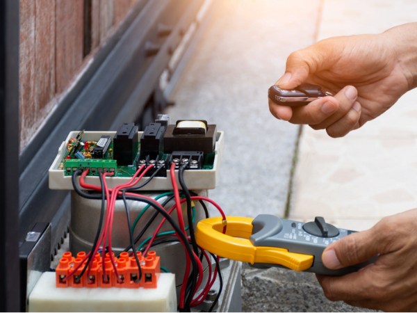Với các sự cố điện phức tạp, cần có sự can thiệp của kỹ thuật viên